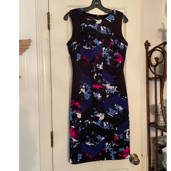 Metaphor vibrant design sheath Size Medium. - Picture 4 of 10